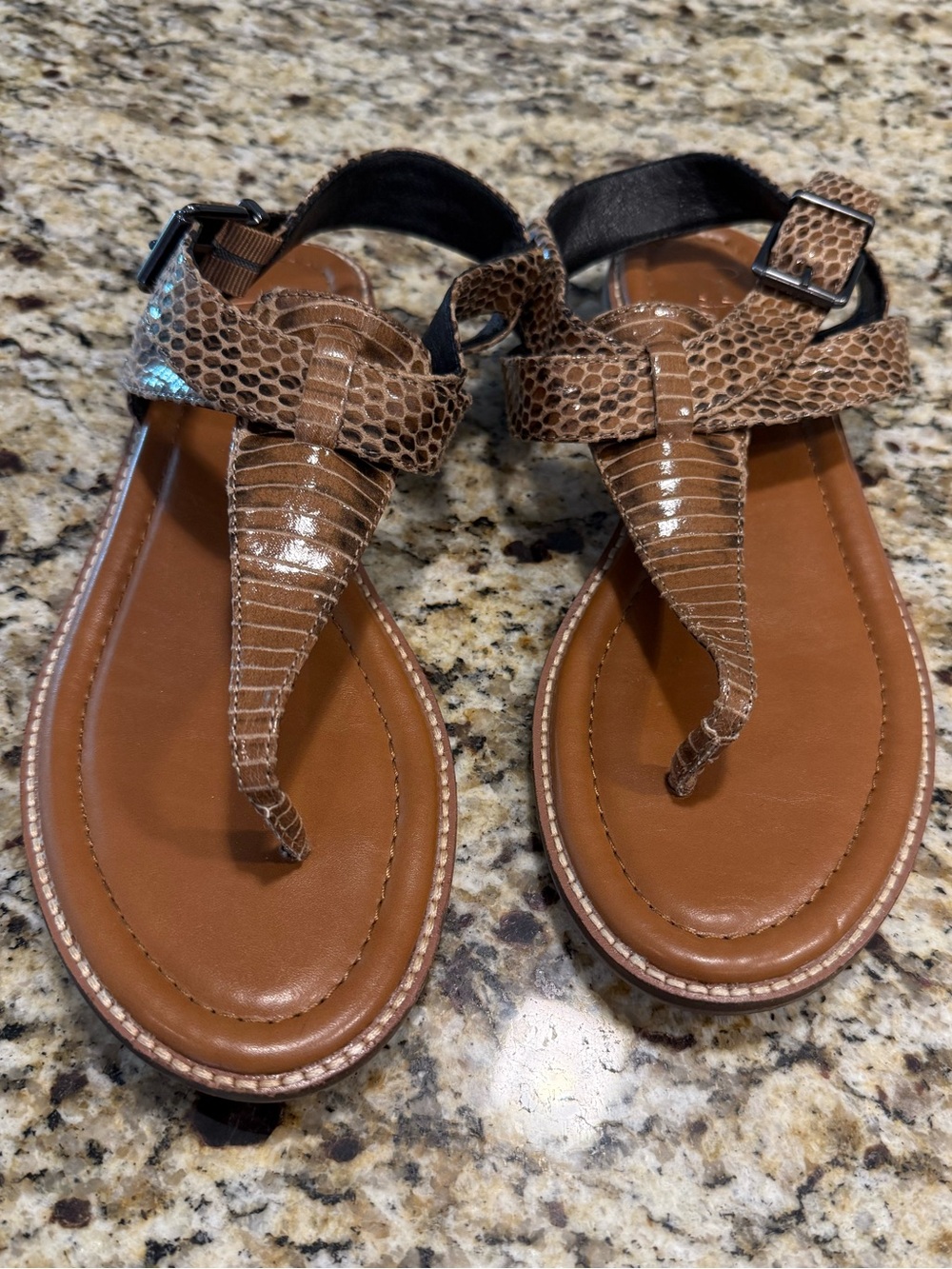 Crown Vintage snake print thong sling back flat sandals SZ 9M